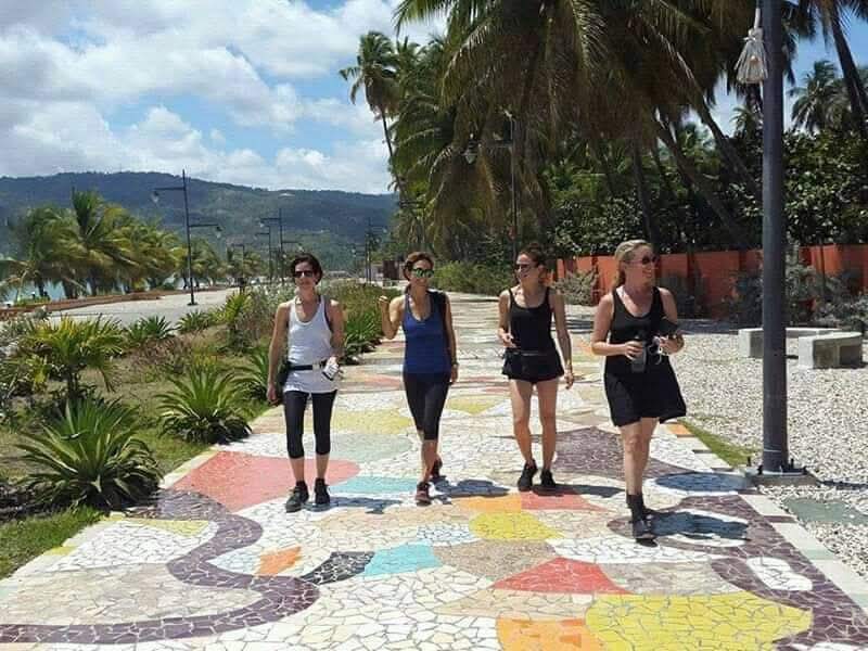 The Connection between Robert Dieudelin and His Fans: An Unforgettable Experience (Haïti Music 🇭🇹) The Connection between Robert Dieudelin and His Fans: An Unforgettable Experience (Haïti Music 🇭🇹)